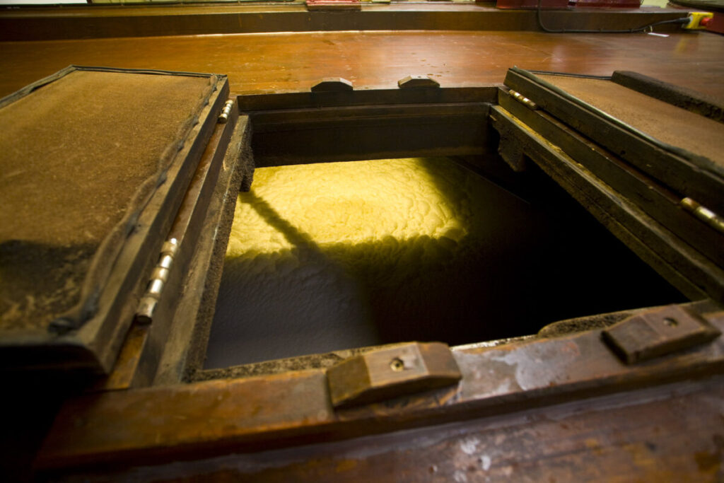グレンキンチー蒸留所の発酵槽の中身